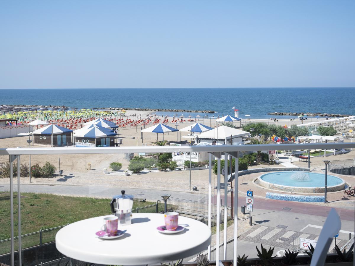 Solemare Hotel E Residence Мізано-Адріатіко Екстер'єр фото